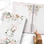 Caderno A5 - ALFABETO FLORAL VINTAGE BRANCO