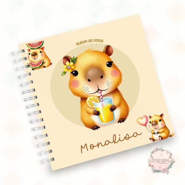 Álbum de Fotos - Capivara Menina - Mod 02 - Coleção 2025 - Imagem 1